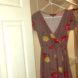 V-neck striped floral print dress//Derek Heart